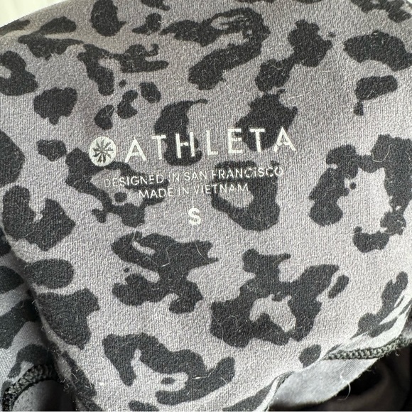 Athleta Black / Gray Leopard Print Leggings - Picture 4 of 6
